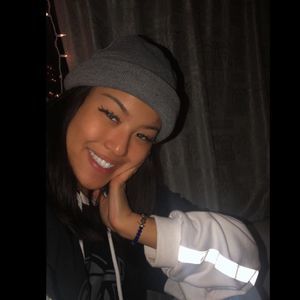 Meet your Posher, Priscilla